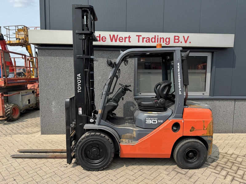 Toyota 02-8 FDF 30 - Diesel heftruck: afbeelding 1 Toyota 02-8 FDF 30 - Diesel heftruck: afbeelding 1