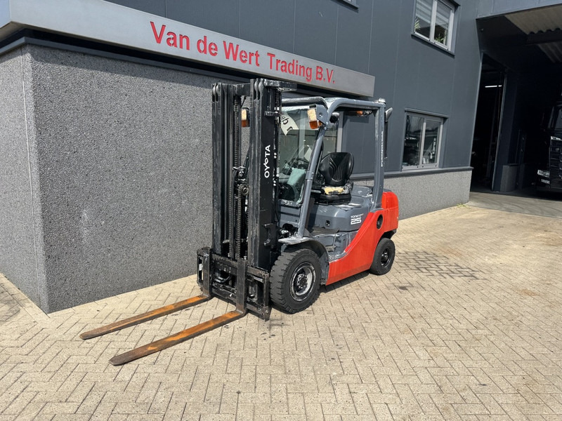 Toyota 06-8FDF25 Triplo 470 Freelift / Sideshift Diesel 2020 - Diesel heftruck: afbeelding 3 Toyota 06-8FDF25 Triplo 470 Freelift / Sideshift Diesel 2020 - Diesel heftruck: afbeelding 3