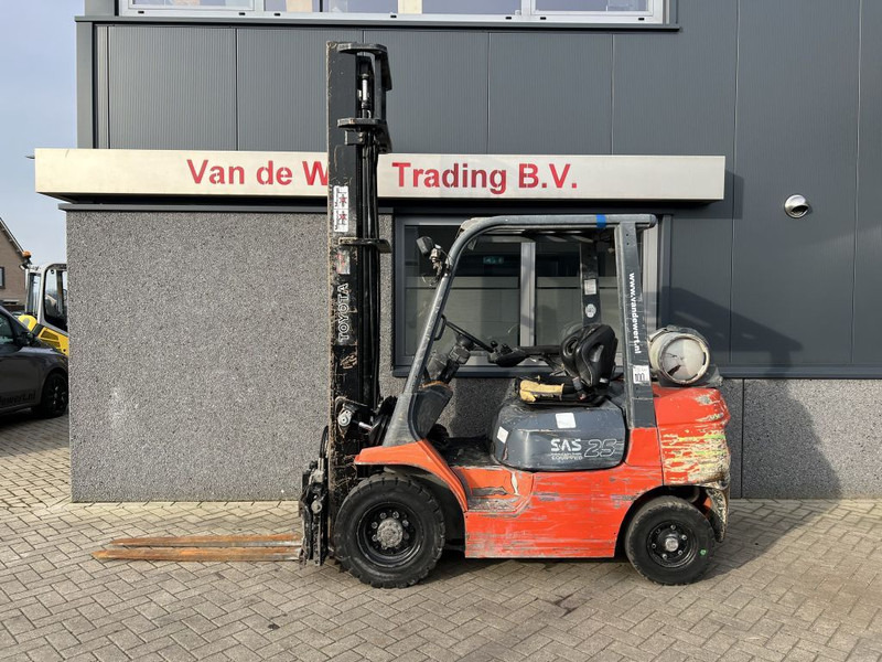 Toyota 42 7FGF 25 - LPG heftruck: afbeelding 1 Toyota 42 7FGF 25 - LPG heftruck: afbeelding 1