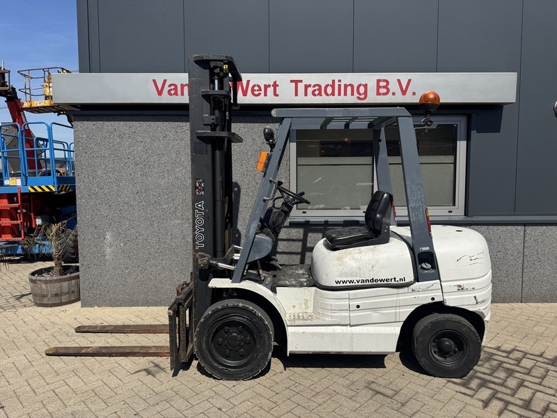 Toyota 62-6FDF30 - Diesel heftruck: afbeelding 1 Toyota 62-6FDF30 - Diesel heftruck: afbeelding 1