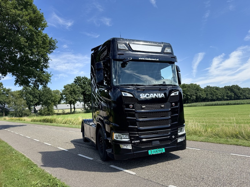 Scania S520 V8 4x2 Full Air - Automaat - Retarder - Euro 6 - I Park Cool - 2018 - TUV 02-2026 - Trekker: afbeelding 4 Scania S520 V8 4x2 Full Air - Automaat - Retarder - Euro 6 - I Park Cool - 2018 - TUV 02-2026 - Trekker: afbeelding 4