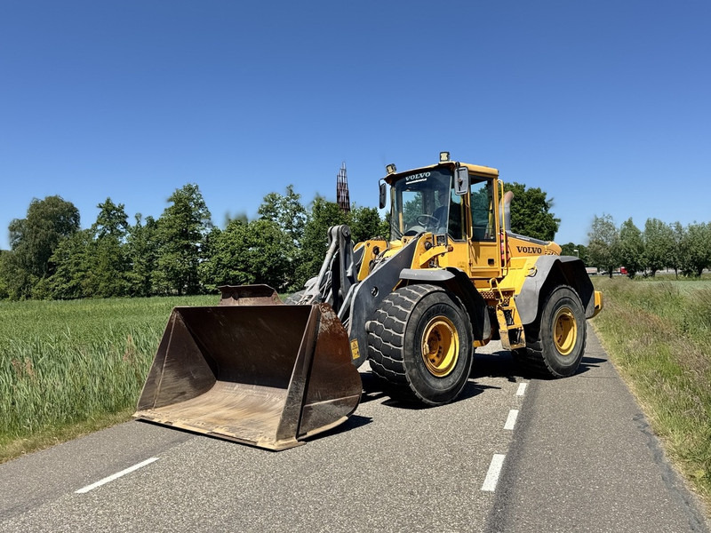 Volvo L110E - Shovel - Wheelloader - 2005 - 9375 hours - Wiellader: afbeelding 1 Volvo L110E - Shovel - Wheelloader - 2005 - 9375 hours - Wiellader: afbeelding 1
