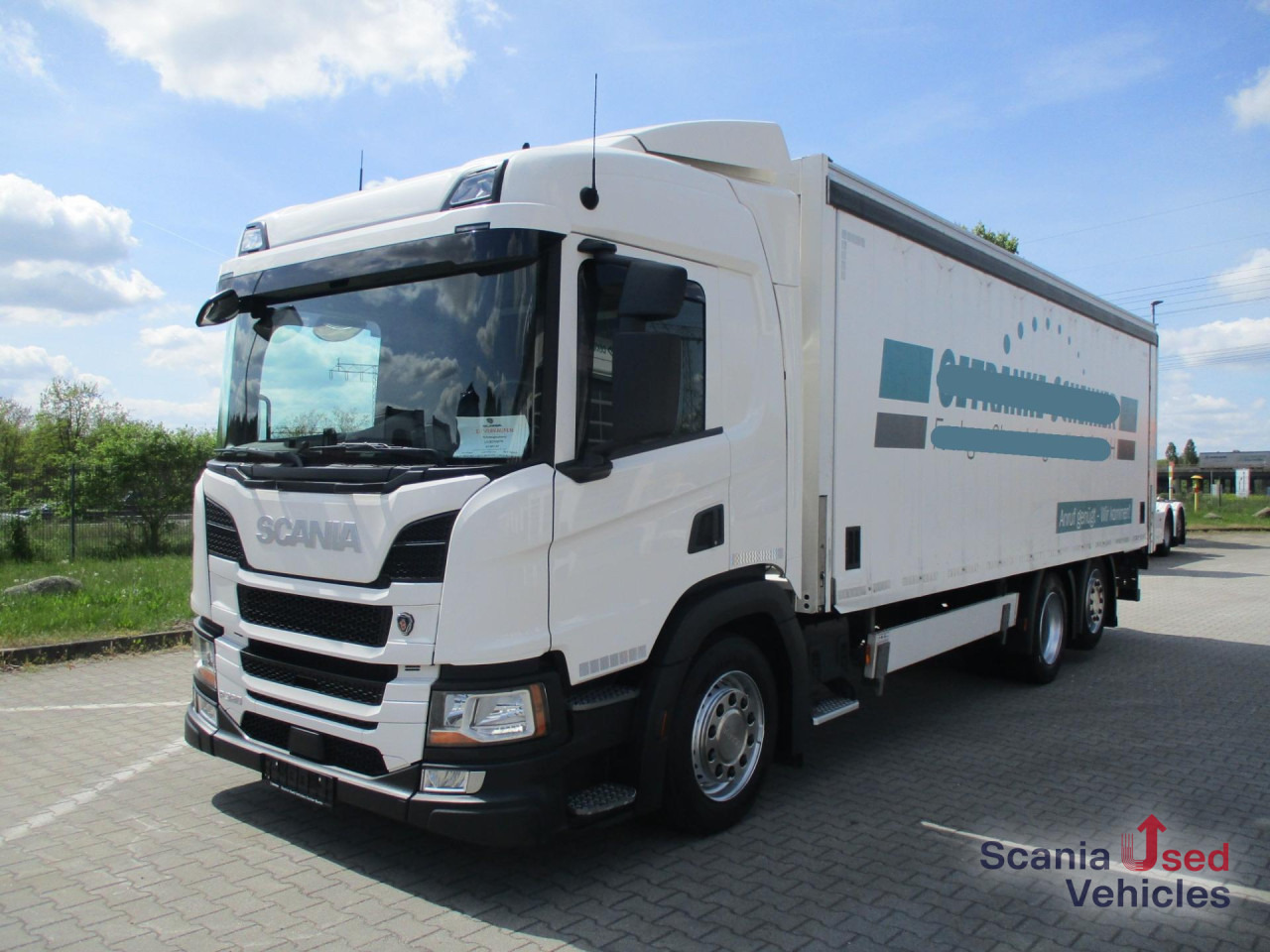 SCANIA P 320 B6x2*4LB / LBW / Lift-Lenkachse / 18 Pal. / - Drankenwagen vrachtwagen: afbeelding 1 SCANIA P 320 B6x2*4LB / LBW / Lift-Lenkachse / 18 Pal. / - Drankenwagen vrachtwagen: afbeelding 1