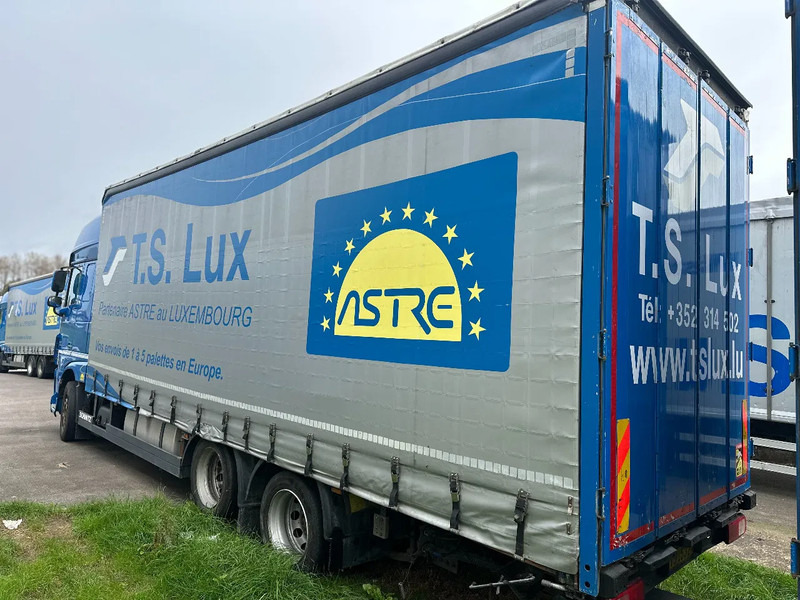 DAF XF 440 DAF XF 440 6x2 / SUPERSPACECAB / KOMBI MIT ANHANGER SCHMITZ 2016 / DURCHLADEN / 2 STUCK - Schuifzeilen vrachtwagen: afbeelding 2 DAF XF 440 DAF XF 440 6x2 / SUPERSPACECAB / KOMBI MIT ANHANGER SCHMITZ 2016 / DURCHLADEN / 2 STUCK - Schuifzeilen vrachtwagen: afbeelding 2