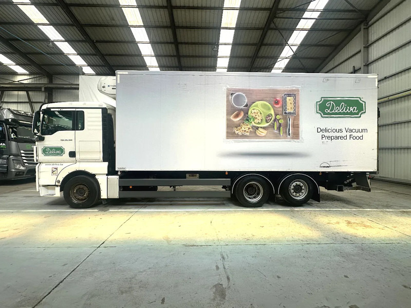 MAN TGX 26.360 steerable lift axles / hefbare stuurasen / essieux relevables directionnels - Koelwagen vrachtwagen: afbeelding 2 MAN TGX 26.360 steerable lift axles / hefbare stuurasen / essieux relevables directionnels - Koelwagen vrachtwagen: afbeelding 2