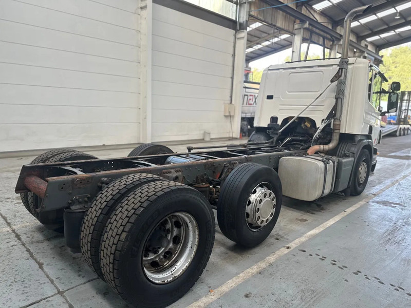 Scania P230 6X2 / Essieu relevable directionnel / Stuurbare liftas / Steerable lift axle / RETARDER / 481205 - Chassis vrachtwagen: afbeelding 4 Scania P230 6X2 / Essieu relevable directionnel / Stuurbare liftas / Steerable lift axle / RETARDER / 481205 - Chassis vrachtwagen: afbeelding 4