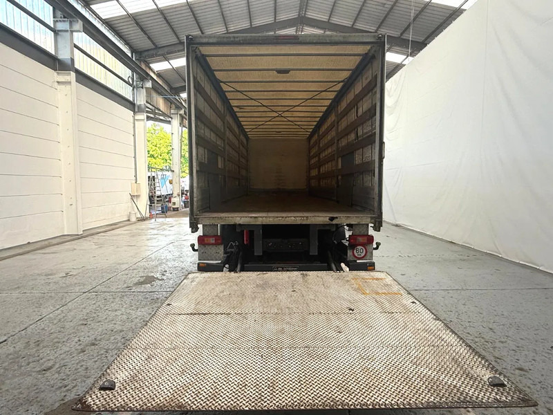 Volvo FM 330 / Essieu relevable et directionnel / Steerable lift axle / Lift as en stuuras - Schuifzeilen vrachtwagen: afbeelding 5 Volvo FM 330 / Essieu relevable et directionnel / Steerable lift axle / Lift as en stuuras - Schuifzeilen vrachtwagen: afbeelding 5