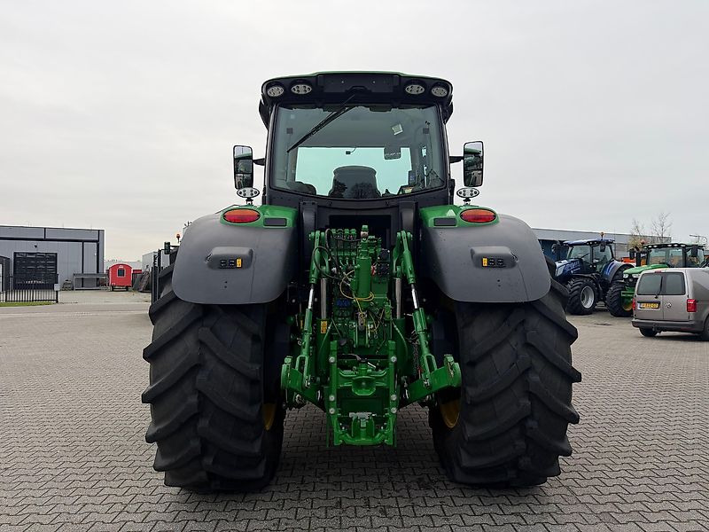 John Deere 6R230 AP 50KM COMMAND-PRO 2023 1820 UUR!!! - Tractor: afbeelding 3 John Deere 6R230 AP 50KM COMMAND-PRO 2023 1820 UUR!!! - Tractor: afbeelding 3