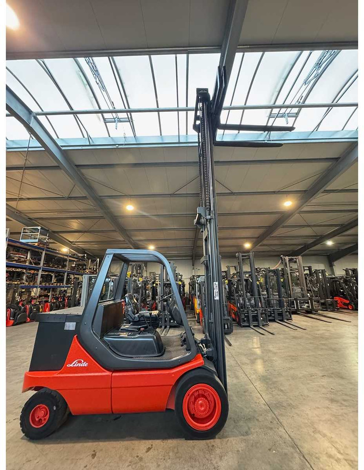 01/2017 LINDE E40 4.000KG DUPLEX 3RD VALVE 200CM SIDESHIFT ELECTRIC FORKLIFT - Heftruck: afbeelding 2 01/2017 LINDE E40 4.000KG DUPLEX 3RD VALVE 200CM SIDESHIFT ELECTRIC FORKLIFT - Heftruck: afbeelding 2