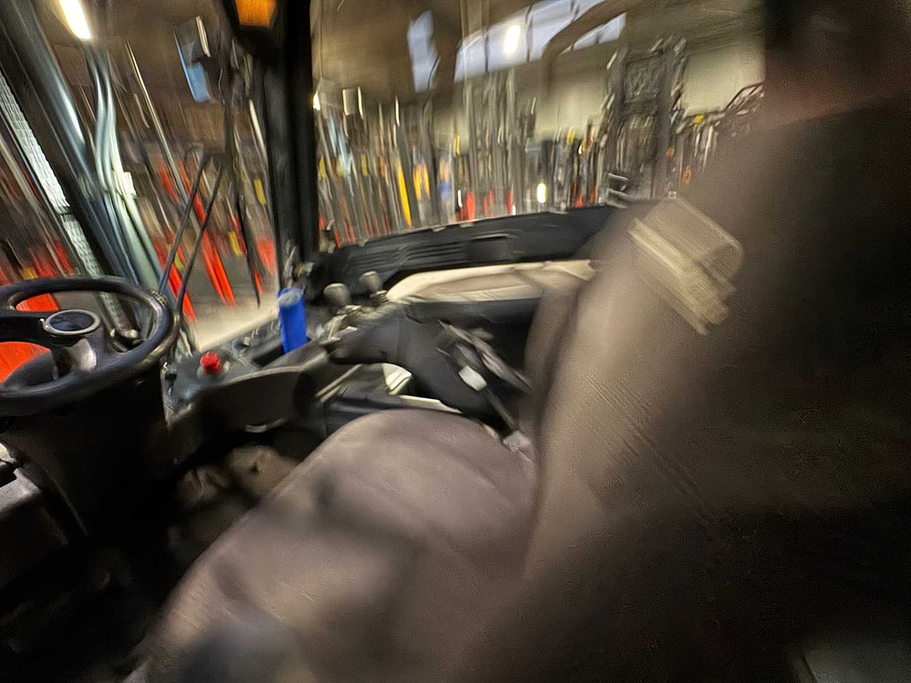 Heftruck 06/2023 SERVICE + UVV 11/2026 LINDE E35HL 3.500KG 3.+4. VALVE 180CM FORK ADJUSTER ELECTRIC FORKLIFT 8.839 HOURS: afbeelding 19