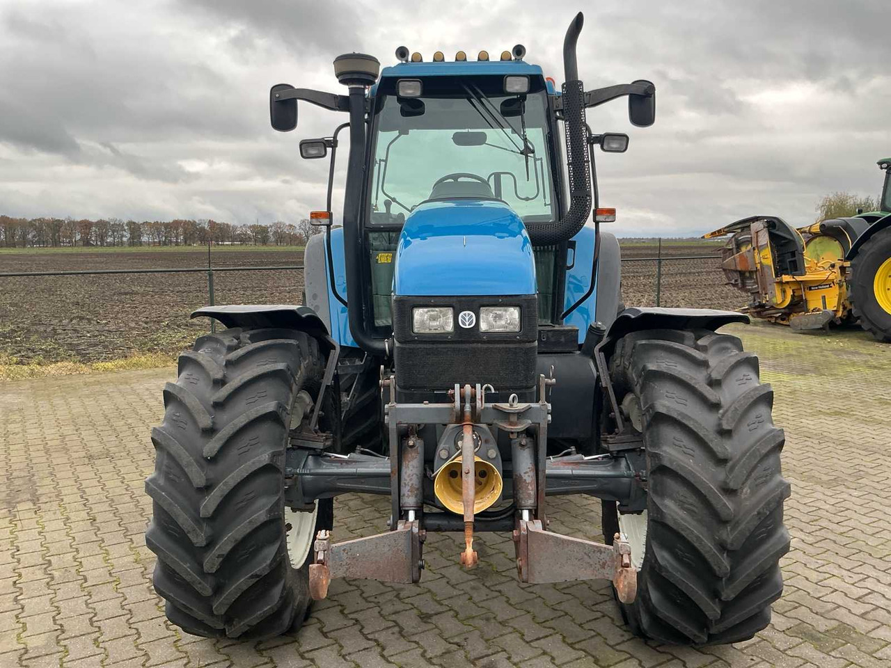 1998 NEW HOLLAND TS115 ALL-WHEEL DRIVE FARM TRACTOR - Tractor: afbeelding 2 1998 NEW HOLLAND TS115 ALL-WHEEL DRIVE FARM TRACTOR - Tractor: afbeelding 2