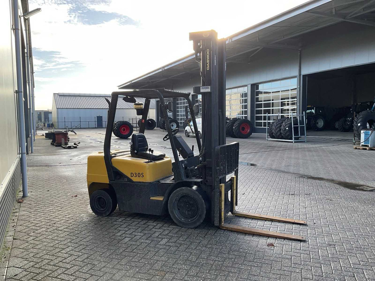 2001 DAEWOO D30S FORKLIFT - Heftruck: afbeelding 4 2001 DAEWOO D30S FORKLIFT - Heftruck: afbeelding 4