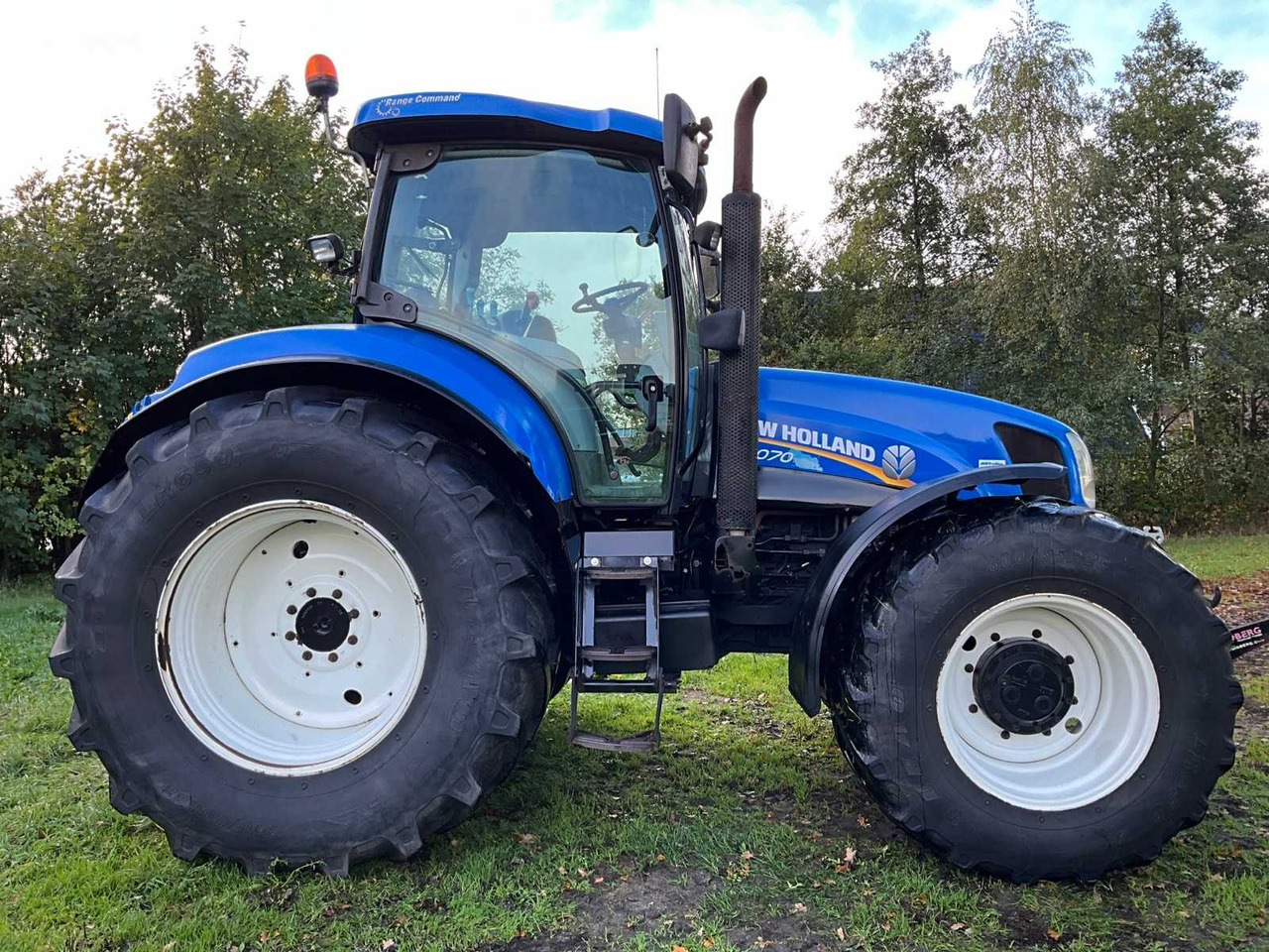 2008 NEW HOLLAND T6070 FOUR WHEEL DRIVE FARM TRACTOR - Tractor: afbeelding 5 2008 NEW HOLLAND T6070 FOUR WHEEL DRIVE FARM TRACTOR - Tractor: afbeelding 5