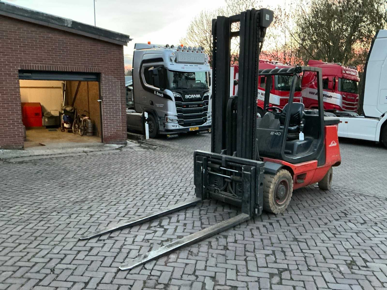 2009 LINDE E40 FORKLIFT - Heftruck: afbeelding 1 2009 LINDE E40 FORKLIFT - Heftruck: afbeelding 1