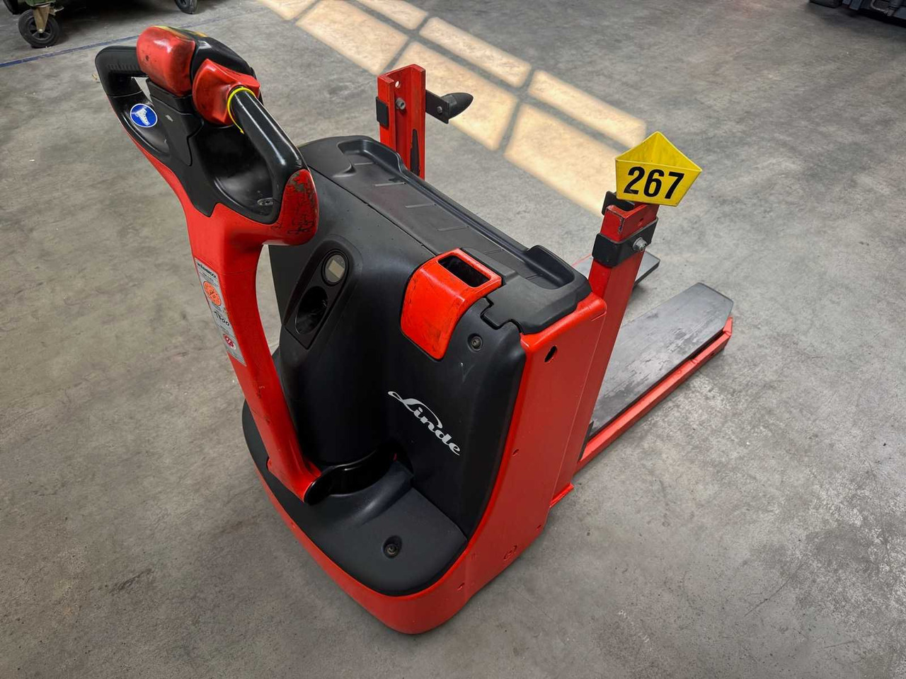 2011 LINDE ROTOBATT BATTERY REPLACEMENT PALLET TRUCK STACKER ANT 2,115 HOURS - Heftruck: afbeelding 4 2011 LINDE ROTOBATT BATTERY REPLACEMENT PALLET TRUCK STACKER ANT 2,115 HOURS - Heftruck: afbeelding 4