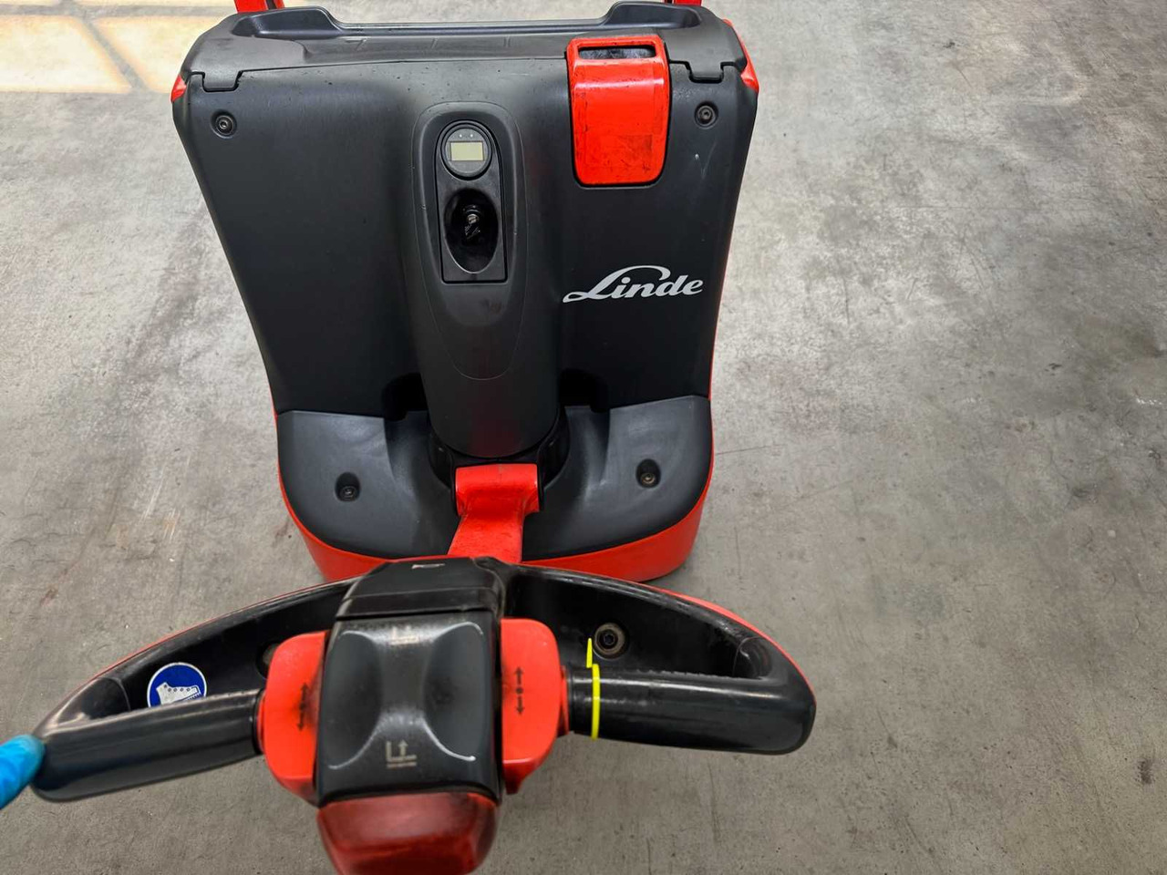 2011 LINDE ROTOBATT BATTERY REPLACEMENT PALLET TRUCK STACKER ANT 2,115 HOURS - Heftruck: afbeelding 5 2011 LINDE ROTOBATT BATTERY REPLACEMENT PALLET TRUCK STACKER ANT 2,115 HOURS - Heftruck: afbeelding 5