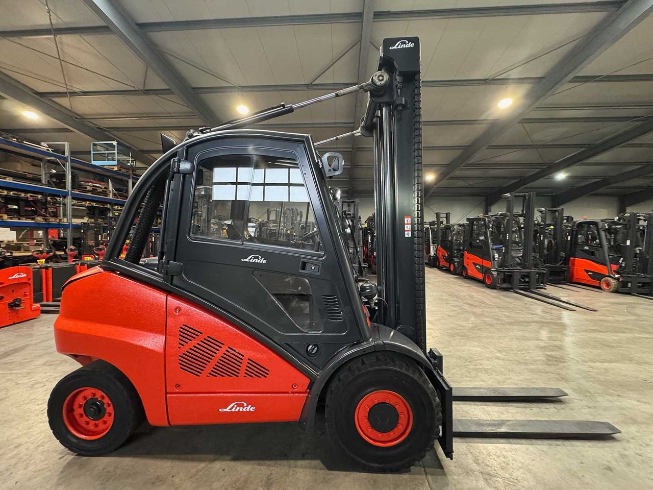 2011 SERVICE 11/2026 LINDE H50D 5.000KG 3.+4. VALVE DIESEL FORKLIFT FORKLIFT - Heftruck: afbeelding 4 2011 SERVICE 11/2026 LINDE H50D 5.000KG 3.+4. VALVE DIESEL FORKLIFT FORKLIFT - Heftruck: afbeelding 4