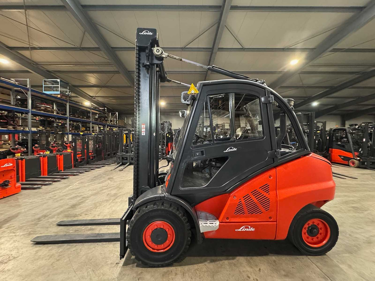2011 SERVICE 11/2026 LINDE H50D 5.000KG 3.+4. VALVE DIESEL FORKLIFT FORKLIFT - Heftruck: afbeelding 1 2011 SERVICE 11/2026 LINDE H50D 5.000KG 3.+4. VALVE DIESEL FORKLIFT FORKLIFT - Heftruck: afbeelding 1