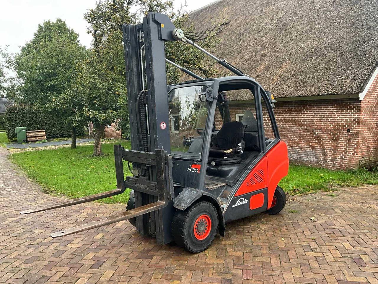 2012 - LINDE - HD30 - 3 TON - DIESEL - FORKLIFT TRUCK - Heftruck: afbeelding 1 2012 - LINDE - HD30 - 3 TON - DIESEL - FORKLIFT TRUCK - Heftruck: afbeelding 1