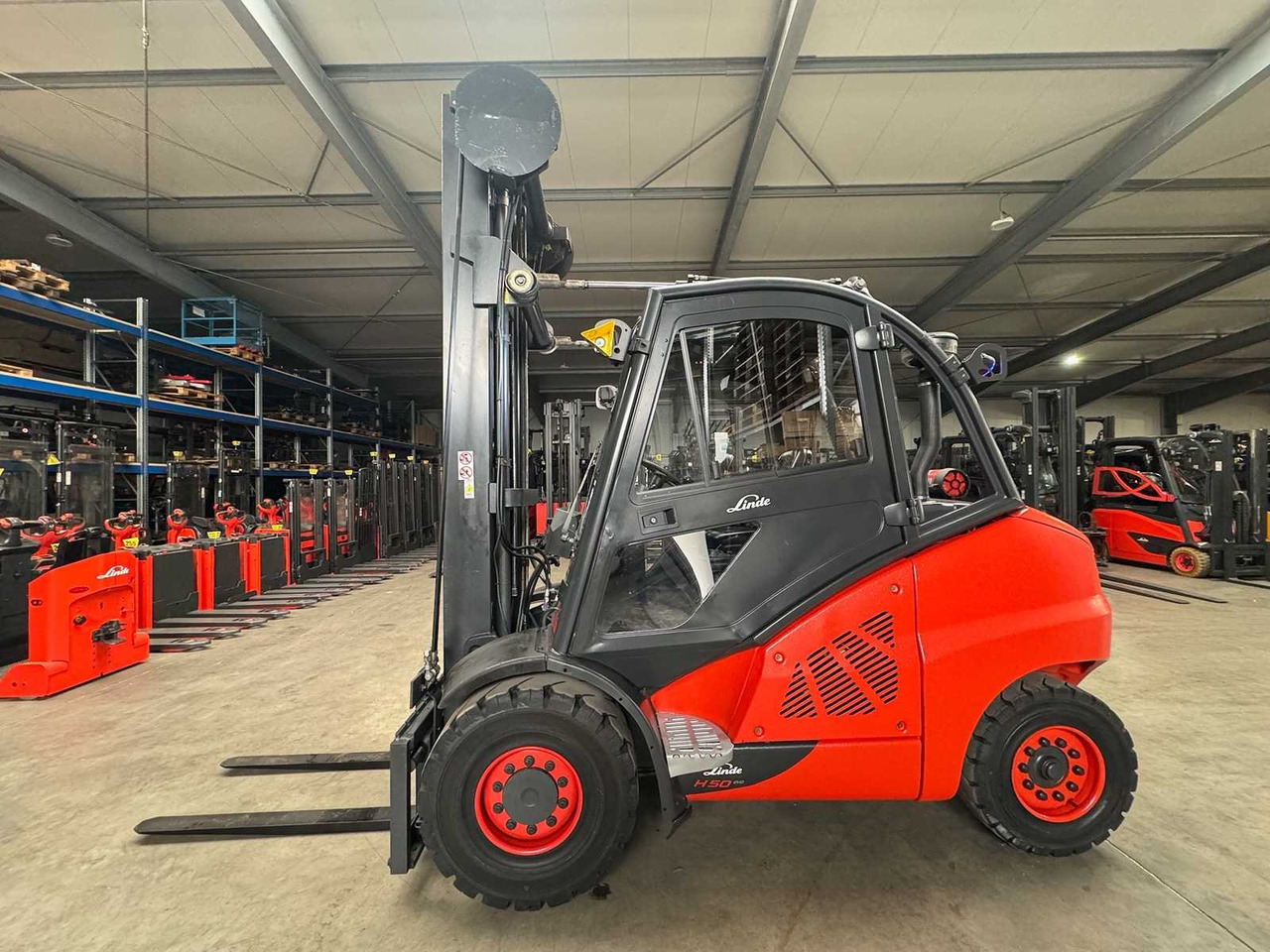 2015 LINDE H50D 5,000KG TRIPLEX 666CM 3+4TH VALVE DIESEL FORKLIFT FORKLIFT 15,862 HOURS. - Heftruck: afbeelding 2 2015 LINDE H50D 5,000KG TRIPLEX 666CM 3+4TH VALVE DIESEL FORKLIFT FORKLIFT 15,862 HOURS. - Heftruck: afbeelding 2