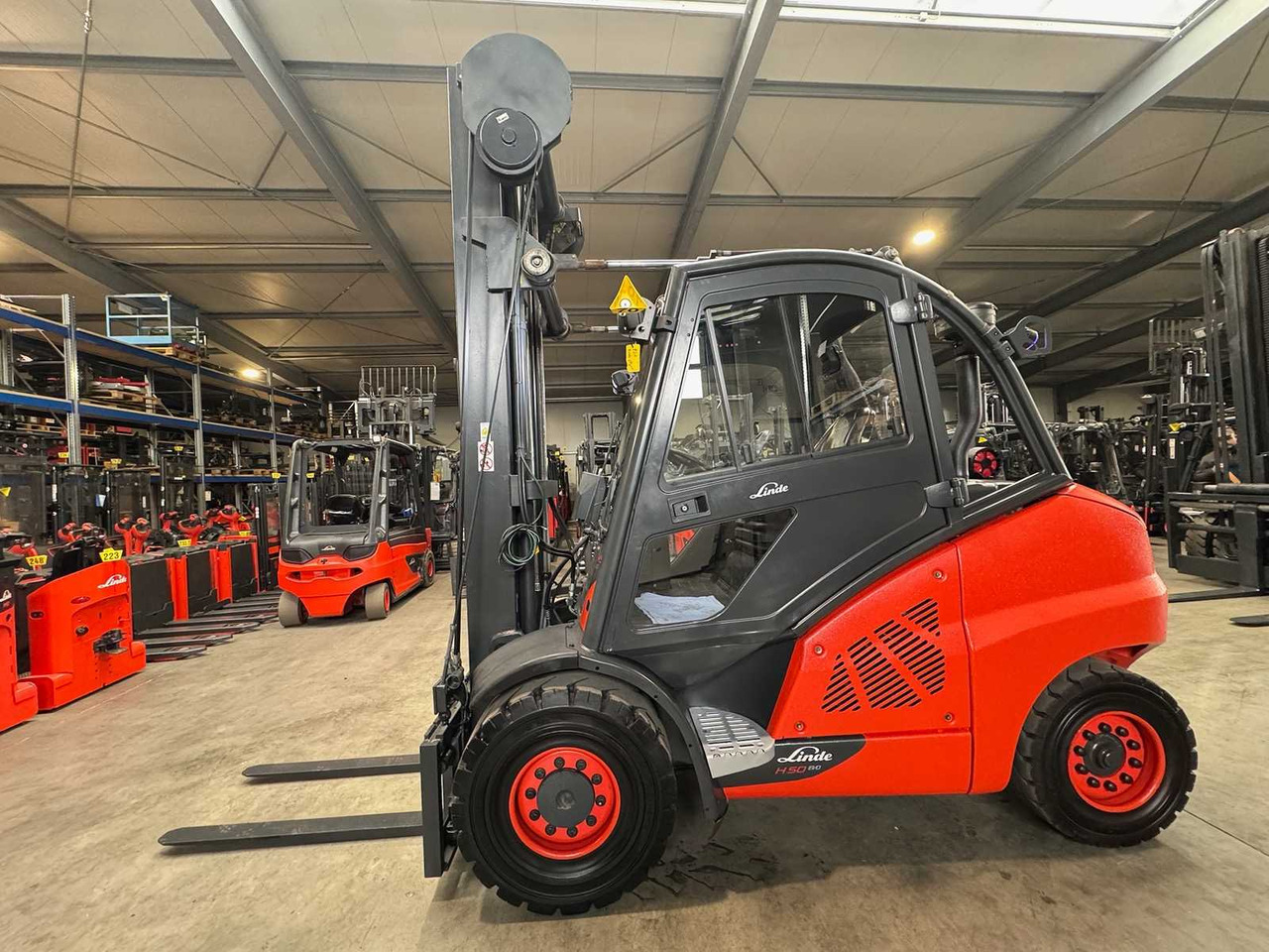 2015 SERVICE + UVV 10/2026 LINDE H50D TRIPLEX 666CM 3RD+4TH+5TH VALVE CAB DIESEL FORKLIFT - Heftruck: afbeelding 2 2015 SERVICE + UVV 10/2026 LINDE H50D TRIPLEX 666CM 3RD+4TH+5TH VALVE CAB DIESEL FORKLIFT - Heftruck: afbeelding 2
