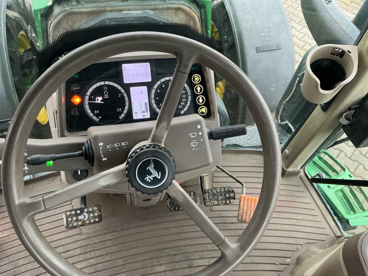 Tractor 2016 JOHN DEERE 6135M FOUR WHEEL DRIVE FARM TRACTOR: afbeelding 17 Tractor 2016 JOHN DEERE 6135M FOUR WHEEL DRIVE FARM TRACTOR: afbeelding 17