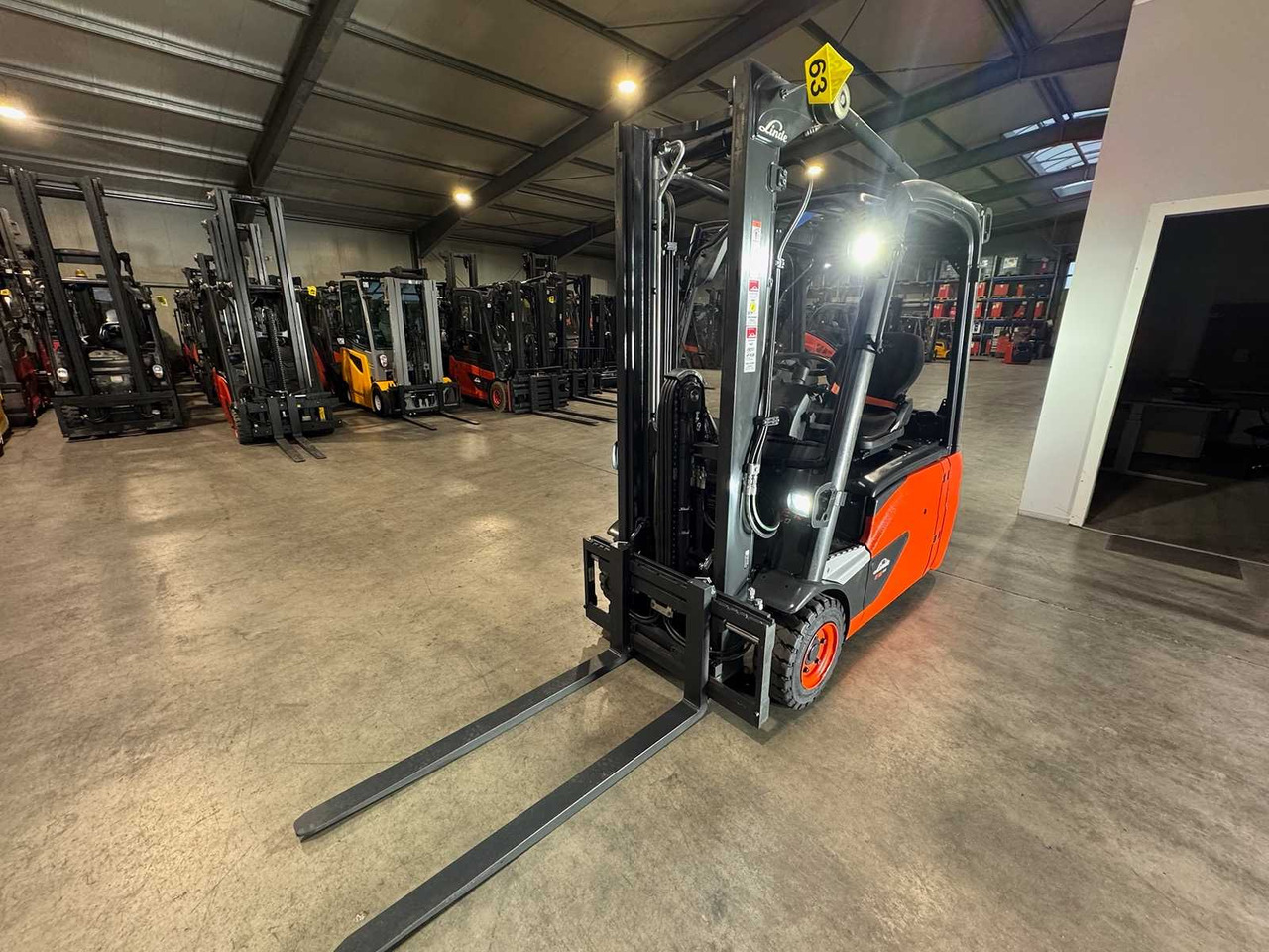 2020 SERVICE+UVV 10/2026 LINDE E16 DUPLEX FREE LIFT 3RD + 4TH VALVE ELECTRIC FORKLIFT 12,549 HOURS - Heftruck: afbeelding 4 2020 SERVICE+UVV 10/2026 LINDE E16 DUPLEX FREE LIFT 3RD + 4TH VALVE ELECTRIC FORKLIFT 12,549 HOURS - Heftruck: afbeelding 4