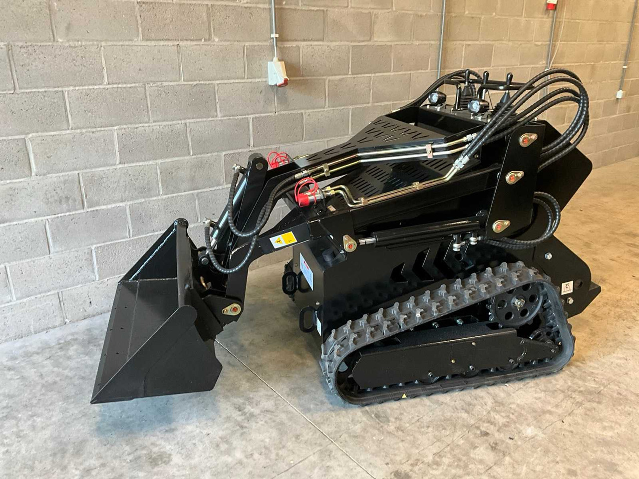 2025 Briggs & Stratton Skid Steer Loader T480 - unused - Schranklader: afbeelding 1 2025 Briggs & Stratton Skid Steer Loader T480 - unused - Schranklader: afbeelding 1