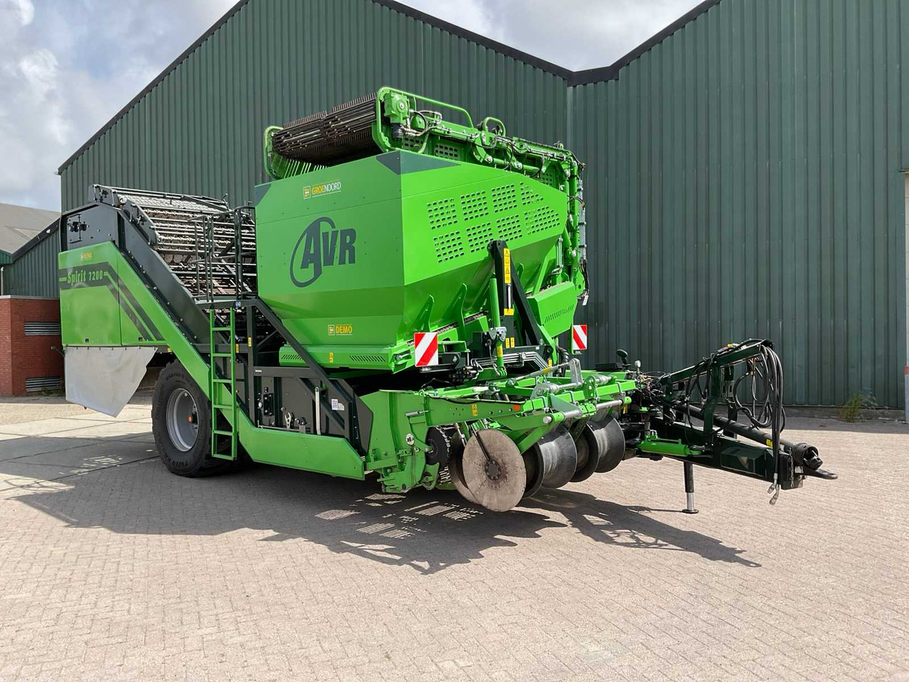 AVR Spirit 7200 - Aardappelrooier: afbeelding 1 AVR Spirit 7200 - Aardappelrooier: afbeelding 1