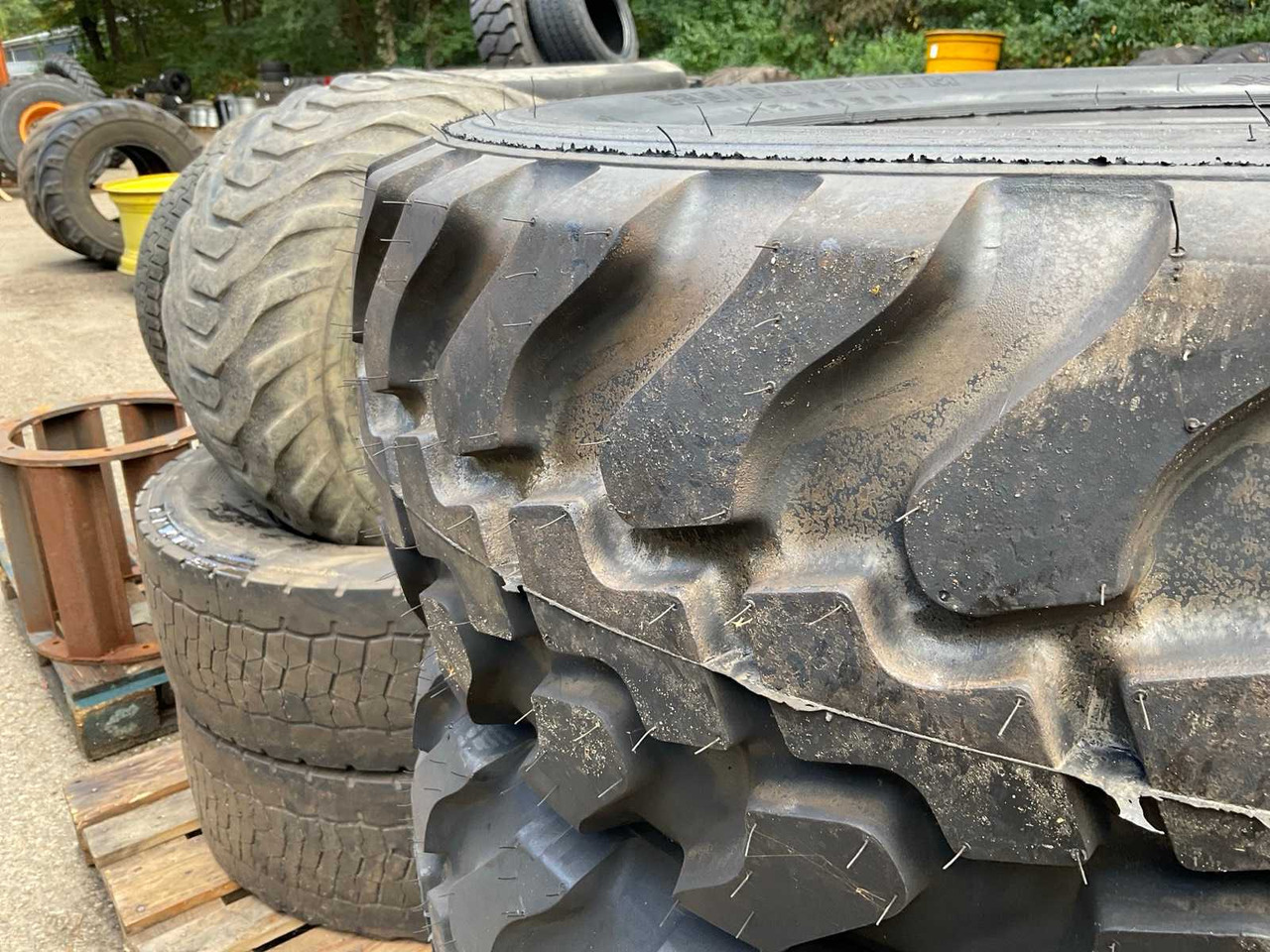 Alliance A-606 - Banden en velgen voor Tractor: afbeelding 3 Alliance A-606 - Banden en velgen voor Tractor: afbeelding 3