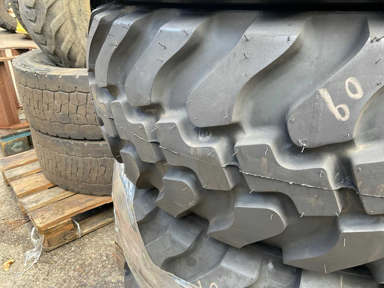 Alliance A-606 - Banden en velgen voor Tractor: afbeelding 4 Alliance A-606 - Banden en velgen voor Tractor: afbeelding 4