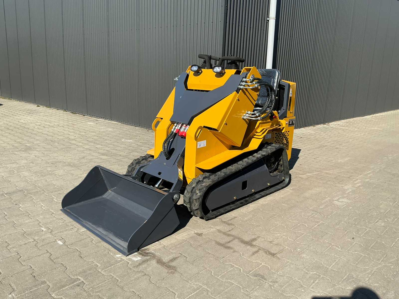 BISON TEK BT360 MINI LOADER / TRACK SKID STEER LOADER - Compacte rupslader: afbeelding 2 BISON TEK BT360 MINI LOADER / TRACK SKID STEER LOADER - Compacte rupslader: afbeelding 2
