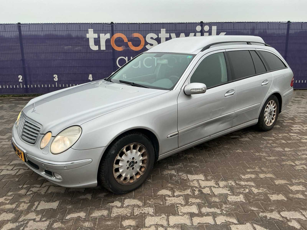 2003 - MERCEDES-BENZ E 220 CDI - Bestelwagen: afbeelding 1 2003 - MERCEDES-BENZ E 220 CDI - Bestelwagen: afbeelding 1