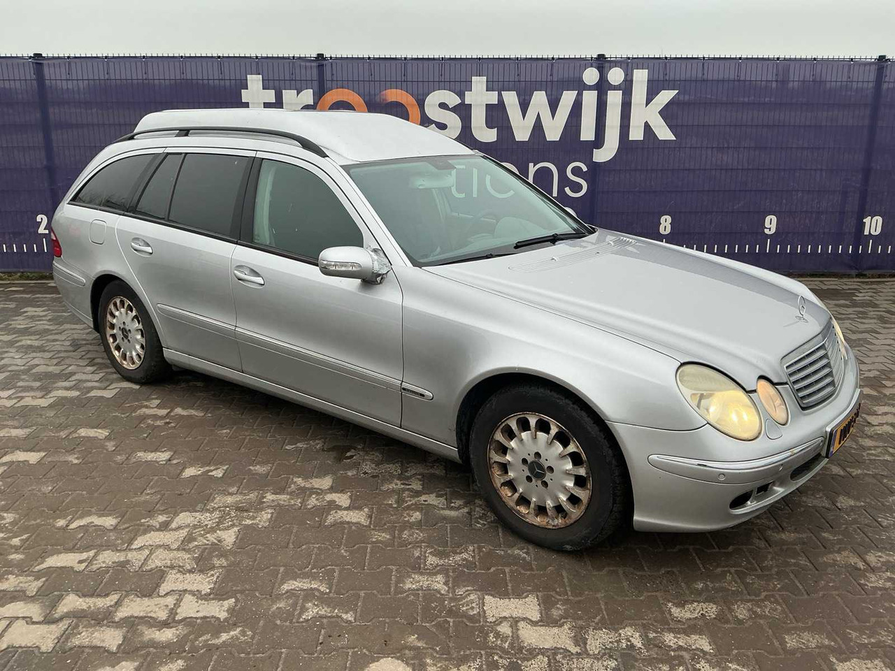 2003 - MERCEDES-BENZ E 220 CDI - Bestelwagen: afbeelding 2 2003 - MERCEDES-BENZ E 220 CDI - Bestelwagen: afbeelding 2