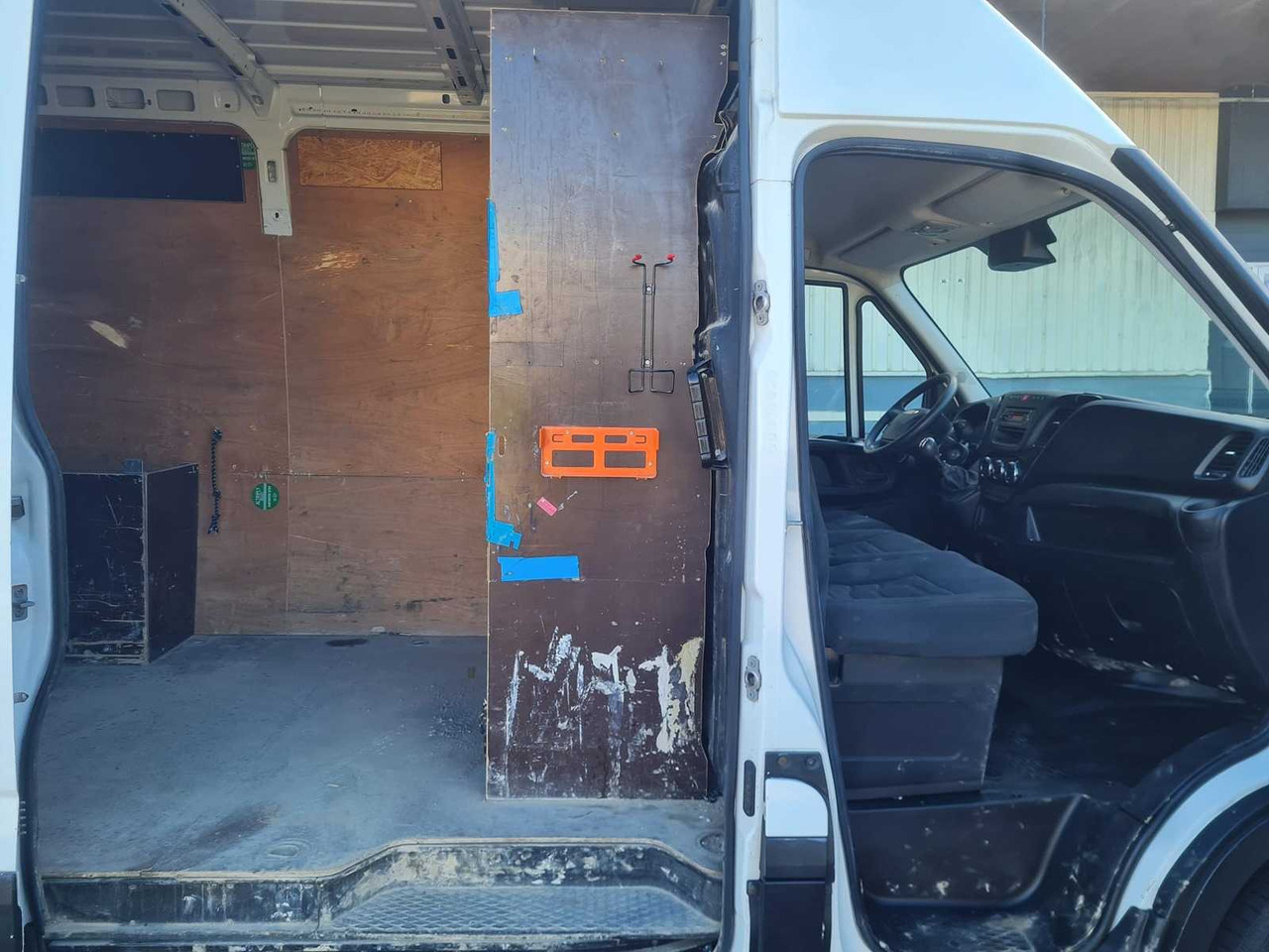 IVECO - DAILY - 35S15V 2.3 352 H2 L - V-038-PR - Bestelwagen: afbeelding 5 IVECO - DAILY - 35S15V 2.3 352 H2 L - V-038-PR - Bestelwagen: afbeelding 5