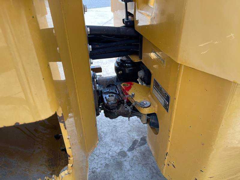 Bouwmachine Caterpillar CB 24: afbeelding 10