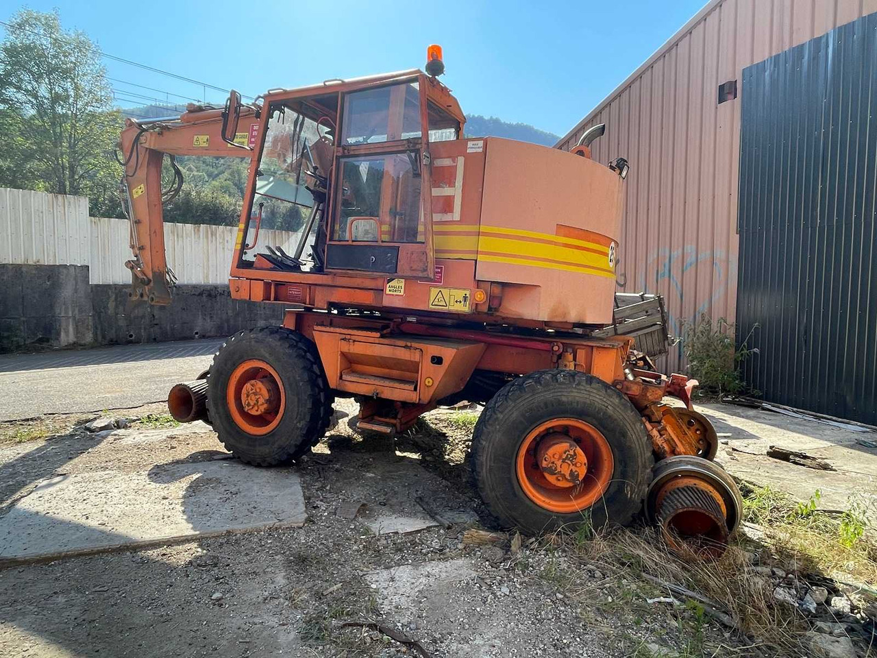 CASE - 1992 - 688P - WHEELED EXCAVATOR - Mobiele graafmachine: afbeelding 4 CASE - 1992 - 688P - WHEELED EXCAVATOR - Mobiele graafmachine: afbeelding 4