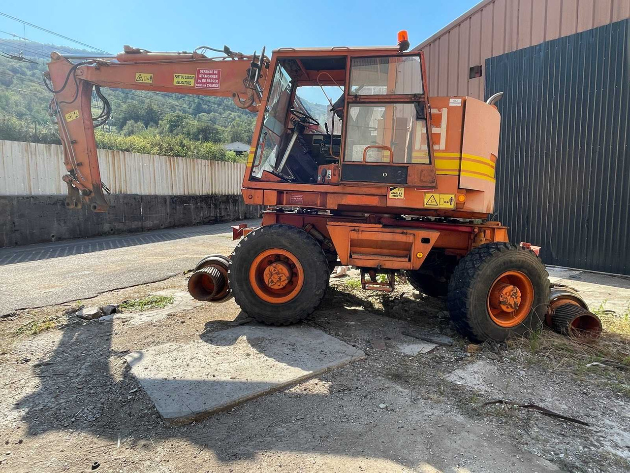 CASE - 1992 - 688P - WHEELED EXCAVATOR - Mobiele graafmachine: afbeelding 3 CASE - 1992 - 688P - WHEELED EXCAVATOR - Mobiele graafmachine: afbeelding 3