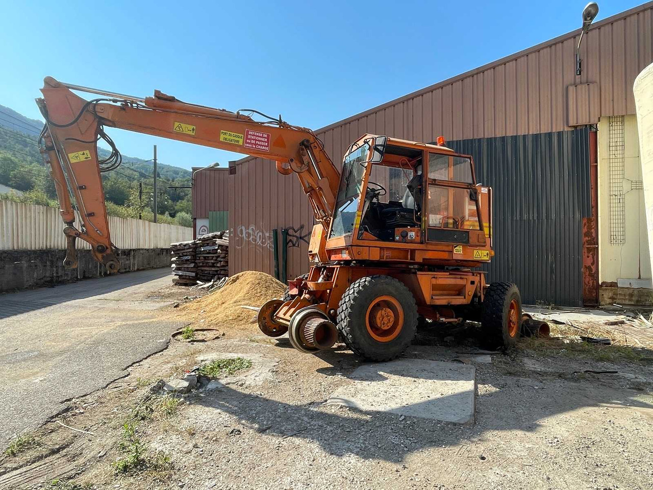 CASE - 1992 - 688P - WHEELED EXCAVATOR - Mobiele graafmachine: afbeelding 2 CASE - 1992 - 688P - WHEELED EXCAVATOR - Mobiele graafmachine: afbeelding 2