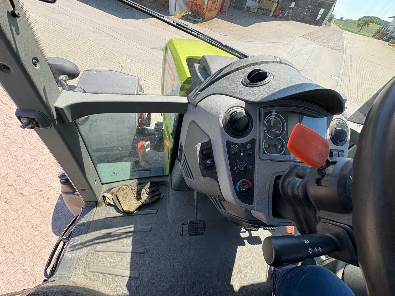 Tractor Claas Axion 840 C-Matic: afbeelding 29