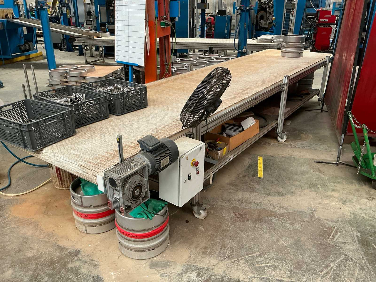Conveyor belt - Lopende band: afbeelding 1 Conveyor belt - Lopende band: afbeelding 1