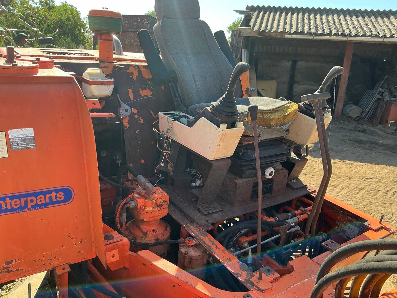 Daewoo - Rupsgraafmachine: afbeelding 5 Daewoo - Rupsgraafmachine: afbeelding 5
