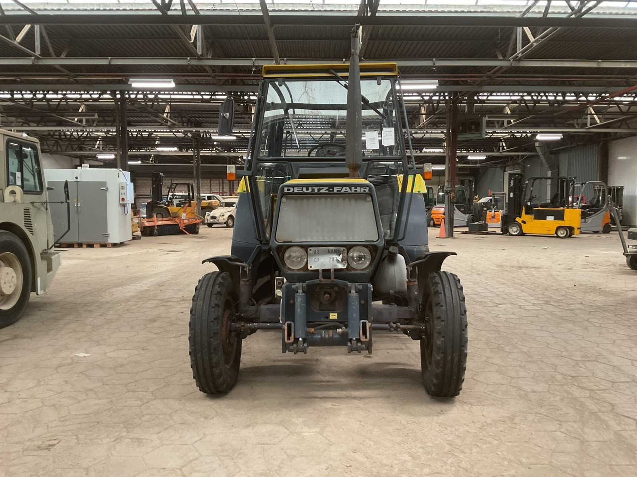 Deutz-Fahr D1067-T - Tractor: afbeelding 3 Deutz-Fahr D1067-T - Tractor: afbeelding 3