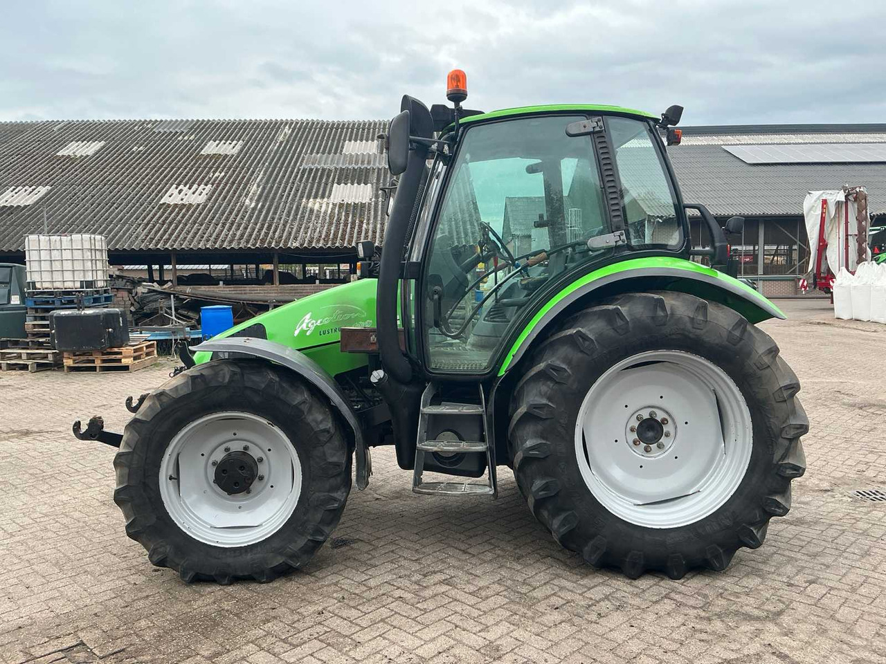 Deutz-fahr Agrotron 100 - Tractor: afbeelding 2 Deutz-fahr Agrotron 100 - Tractor: afbeelding 2