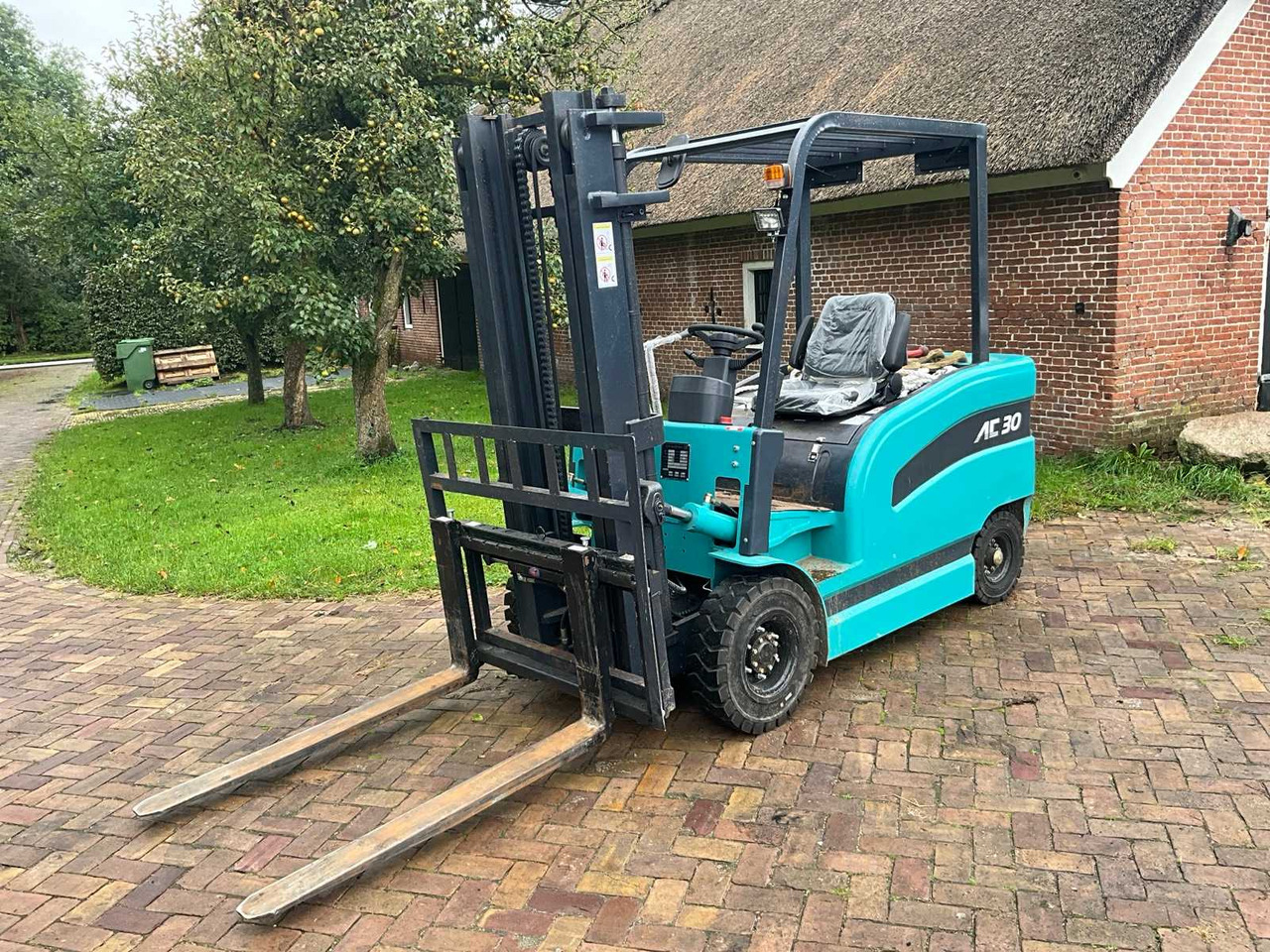 EASY-GOING - 3 TON - CPD-30 - FORKLIFT - 2024 - Heftruck: afbeelding 1 EASY-GOING - 3 TON - CPD-30 - FORKLIFT - 2024 - Heftruck: afbeelding 1