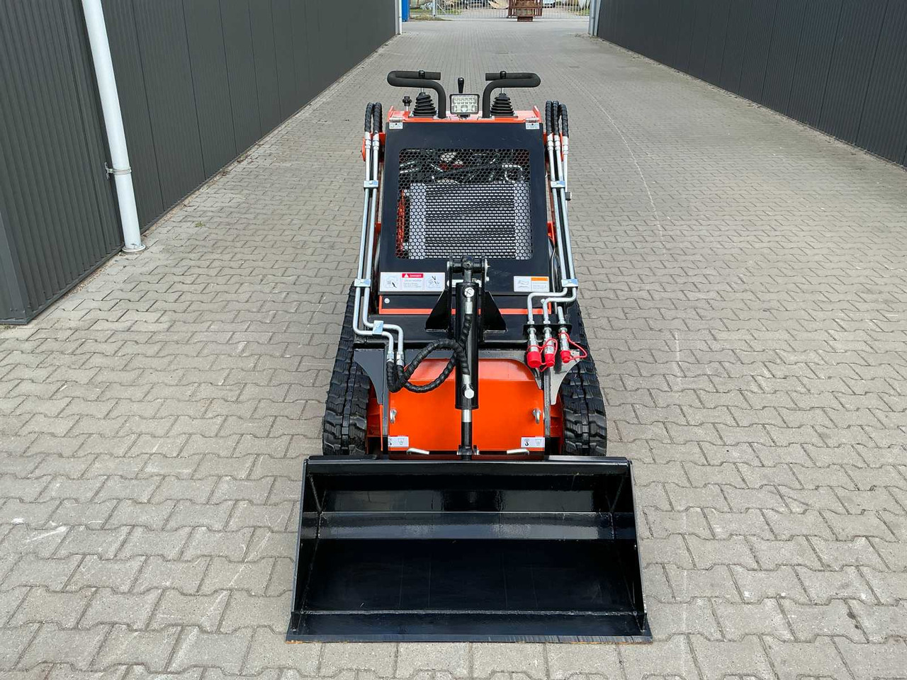EGN EG36C MINI LOADER / SKID STEER LOADER ON TRACKS - Compacte rupslader: afbeelding 4 EGN EG36C MINI LOADER / SKID STEER LOADER ON TRACKS - Compacte rupslader: afbeelding 4