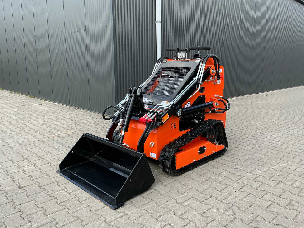 EGN EG36C MINI LOADER / SKID STEER LOADER ON TRACKS - Compacte rupslader: afbeelding 2 EGN EG36C MINI LOADER / SKID STEER LOADER ON TRACKS - Compacte rupslader: afbeelding 2