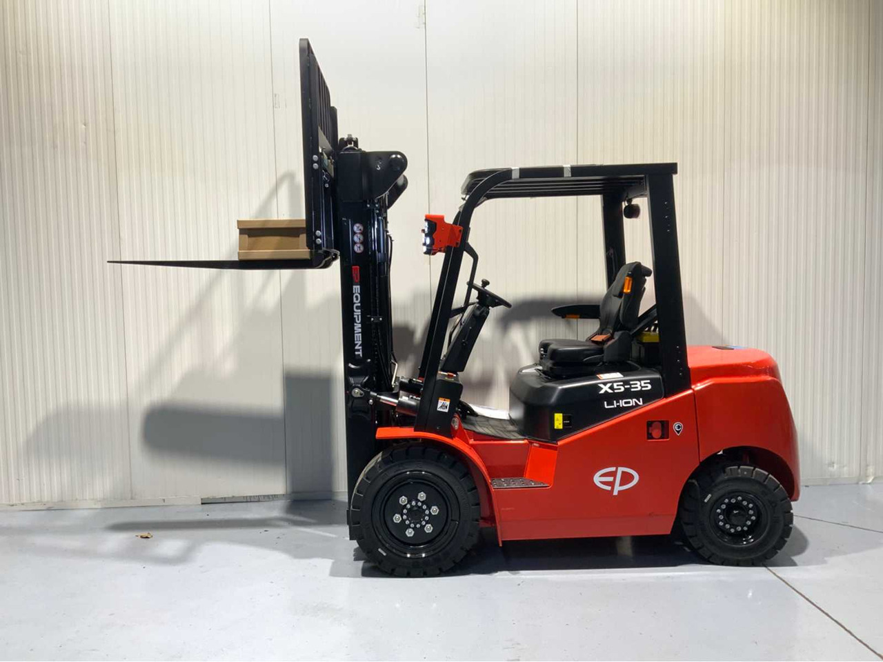 Heftruck EP 3500KG LIFTING CAPACITY- 4.8 METER PLYWOOD, FREE-LIFT, SIDE-SHIFT FORKLIFT: afbeelding 7 Heftruck EP 3500KG LIFTING CAPACITY- 4.8 METER PLYWOOD, FREE-LIFT, SIDE-SHIFT FORKLIFT: afbeelding 7