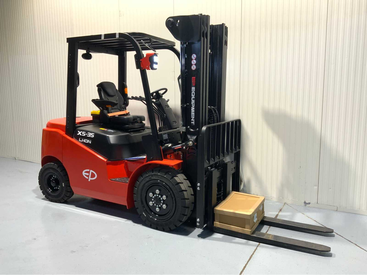 Heftruck EP 3500KG LIFTING CAPACITY- 4.8 METER PLYWOOD, FREE-LIFT, SIDE-SHIFT FORKLIFT: afbeelding 6 Heftruck EP 3500KG LIFTING CAPACITY- 4.8 METER PLYWOOD, FREE-LIFT, SIDE-SHIFT FORKLIFT: afbeelding 6