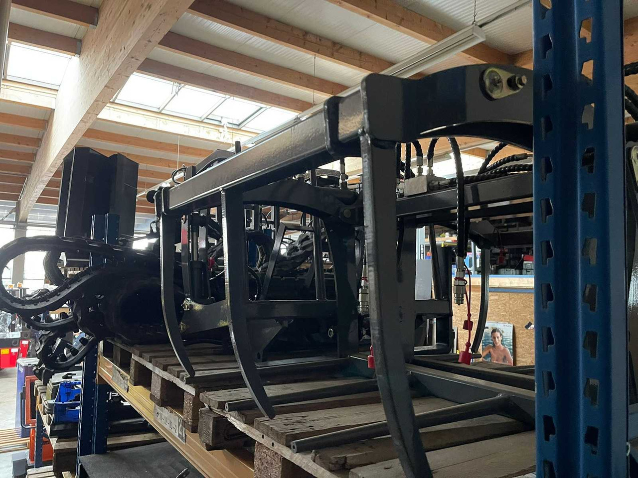 Everun Erel 05 Krokodilsgebiss - Voorlader voor tractor: afbeelding 4 Everun Erel 05 Krokodilsgebiss - Voorlader voor tractor: afbeelding 4